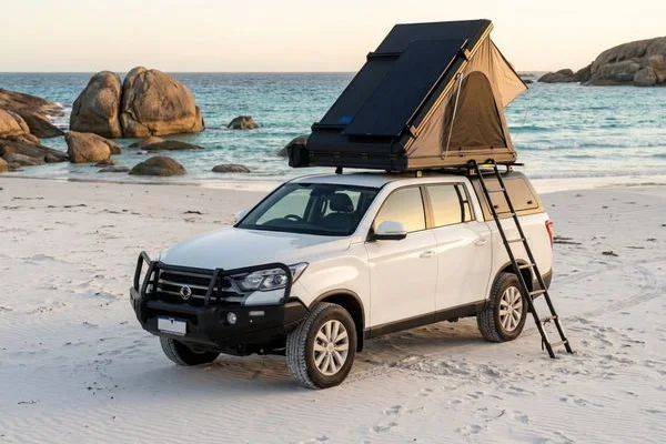 4WD camper at Lucky Bay Esperance